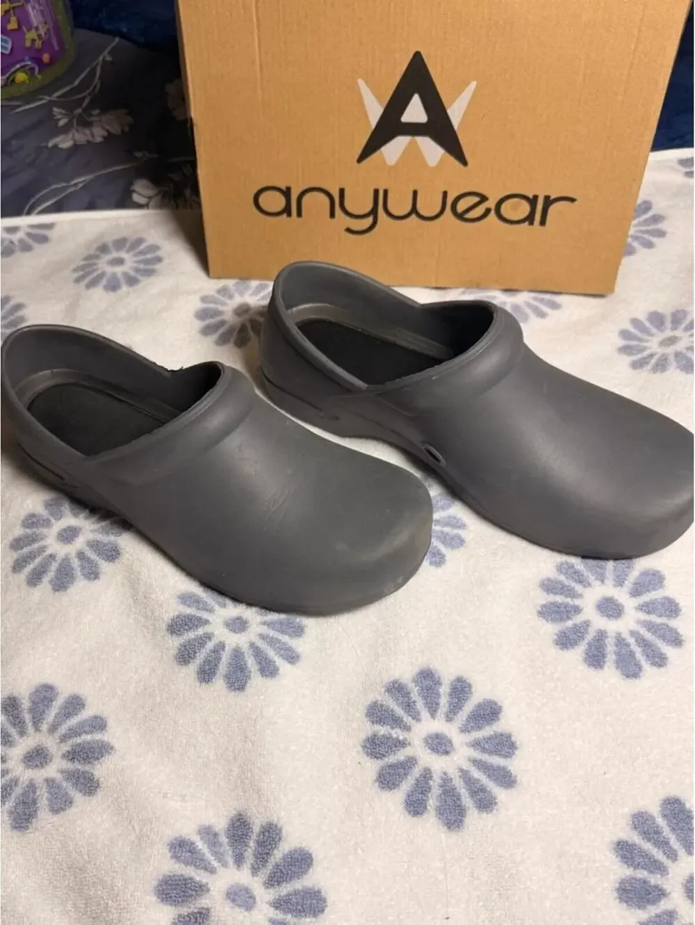 Anywear Unisex Guardian Angel Black Slip-On Work Loafers for Nurses